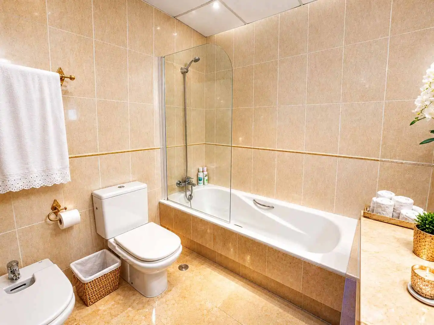 Baño de Dúplex en venta en Manilva con Aire acondicionado, Calefacción y Terraza