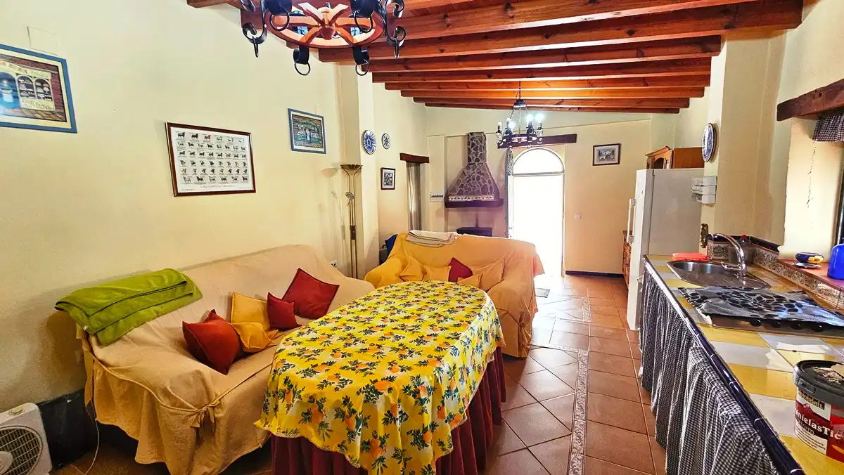 Sala de estar de Casa o chalet en venta en El Castillo de las Guardas con Aire acondicionado, Jardín privado y Terraza