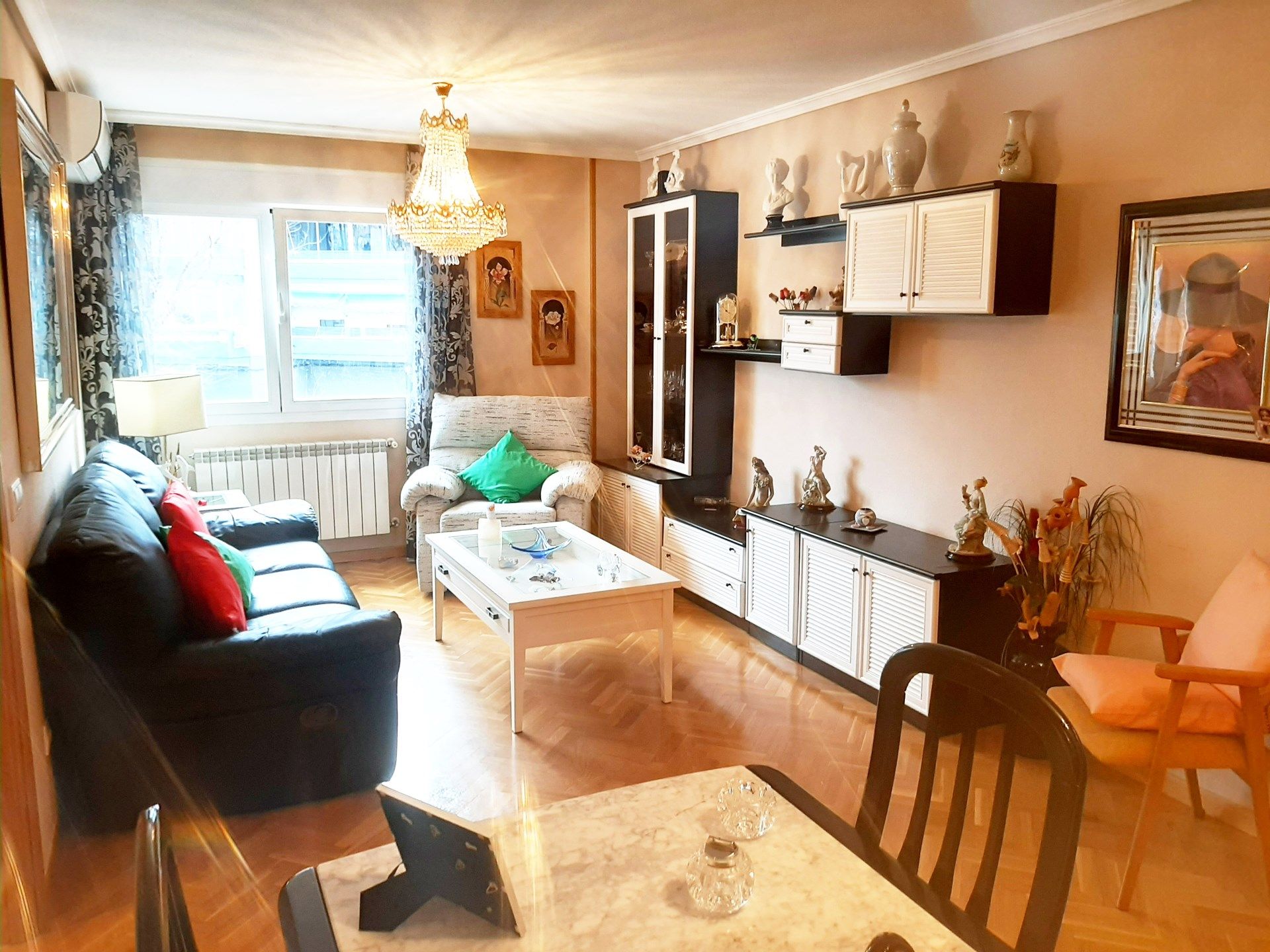 Living room of Flat to rent in Parla  with Air Conditioner, Heating and Parquet flooring