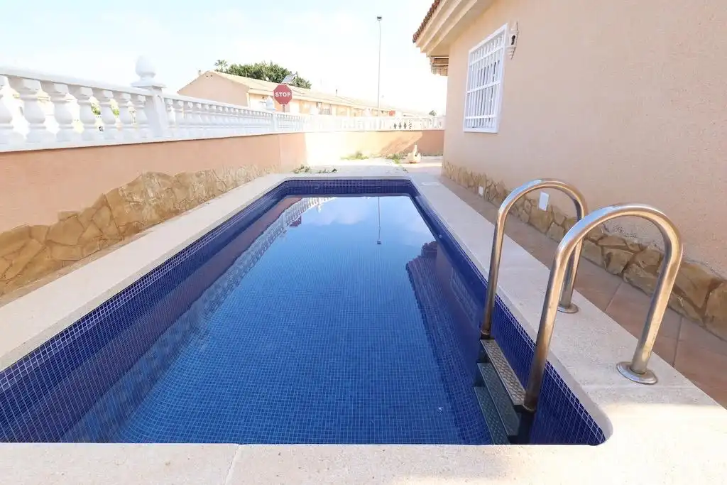Swimming pool of Houses for sale in Torrevieja  with Terrace, Swimming Pool and Furnished