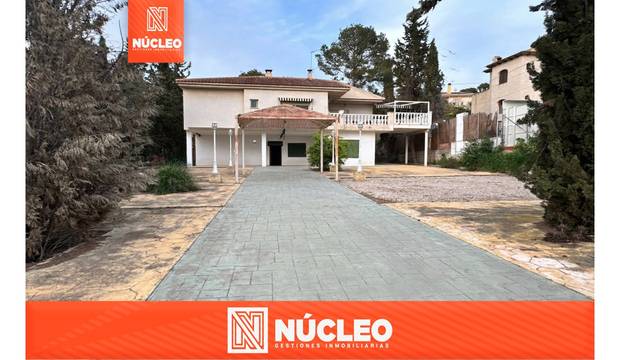 Casa-chalet en Venta en Calle de las Flores en Los Vientos- Casa Ros
