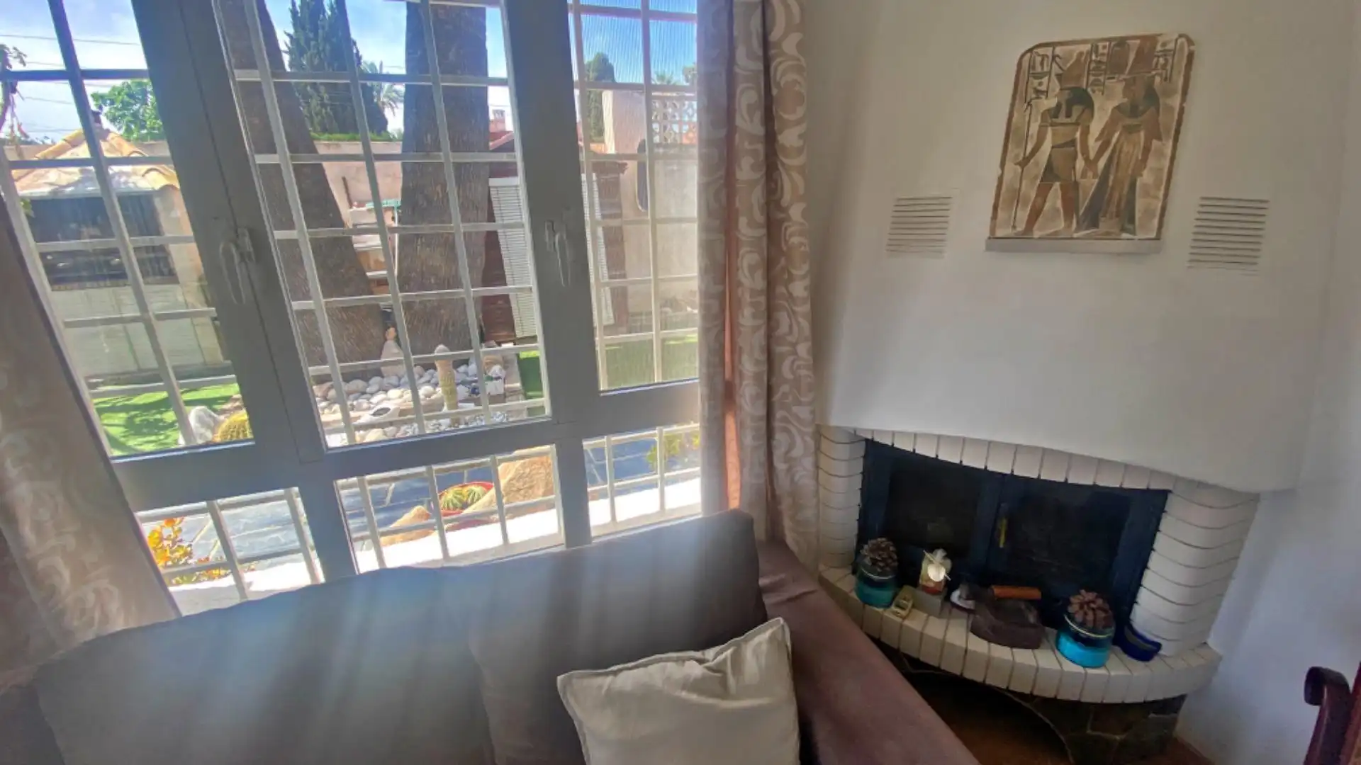 Sala d'estar de Casa o xalet en venda en El Campello amb Aire condicionat, Calefacció i Jardí privat