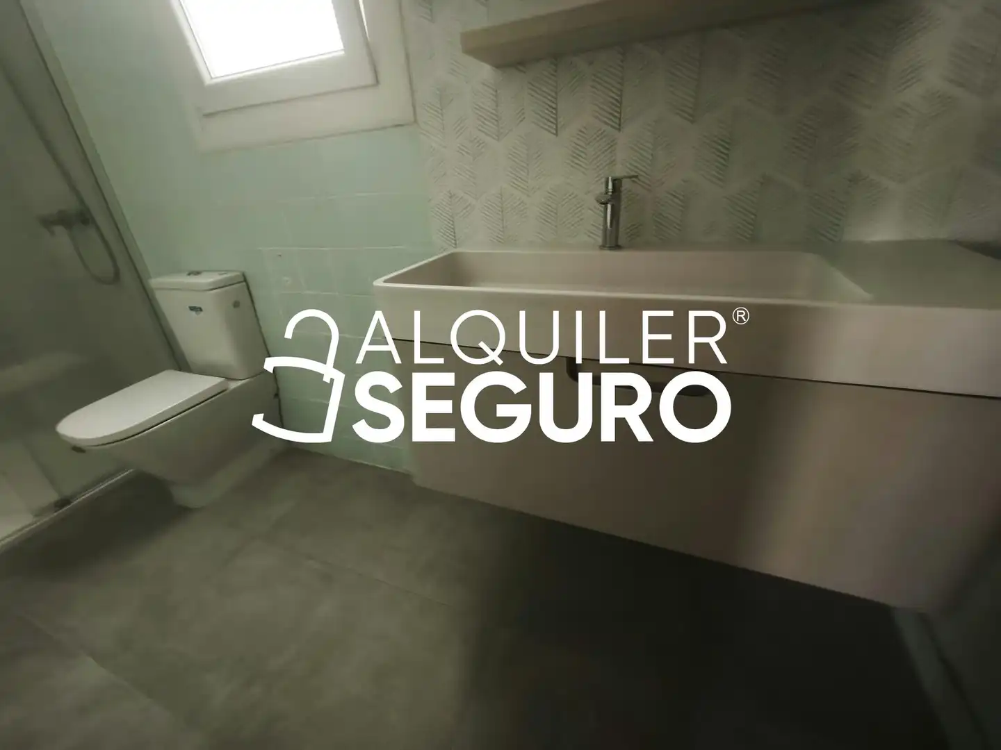 Badezimmer von Wohnung zur Miete in Zaragoza mit Heizung, Terrasse und Möbliert