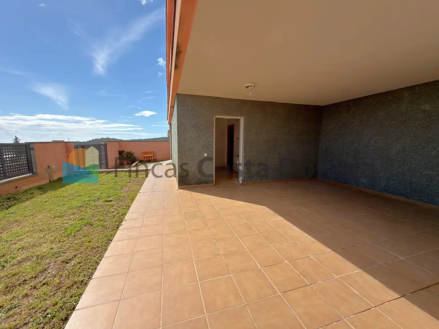 Terrassa de Casa o xalet en venda en Cubelles amb Aire condicionat, Calefacció i Jardí privat