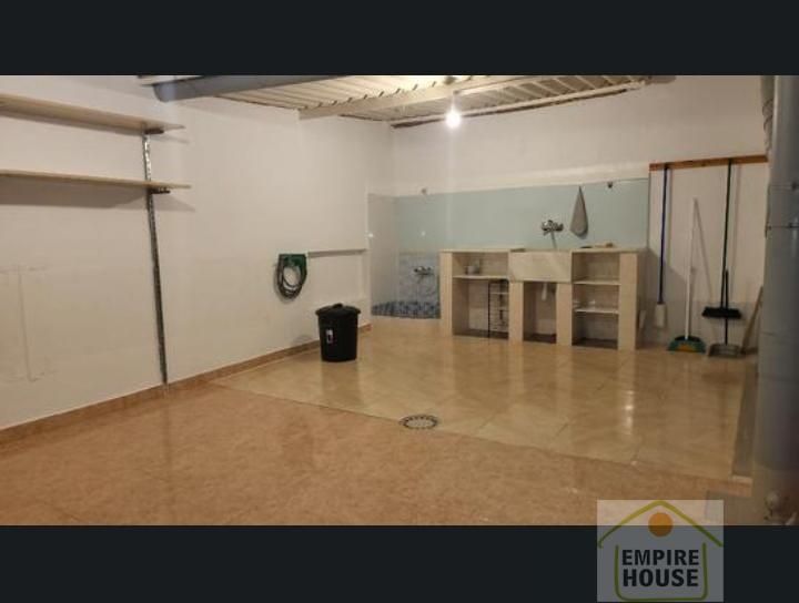 Local de lloguer a  Juan XXIII , Barrio de Benicalap