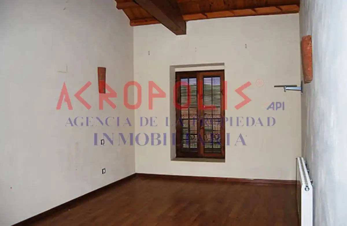 Local en venta en Santa María de la Vega