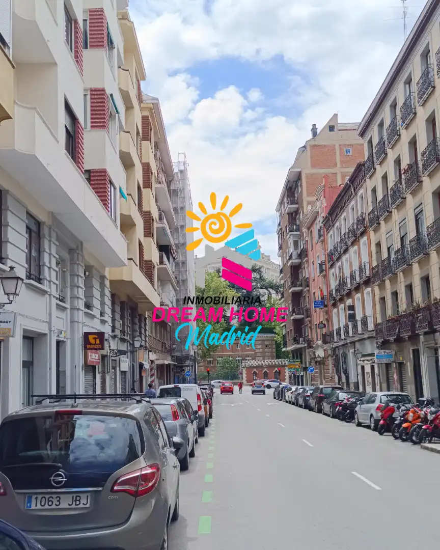 Business premises for sale in Calle de Arriaza