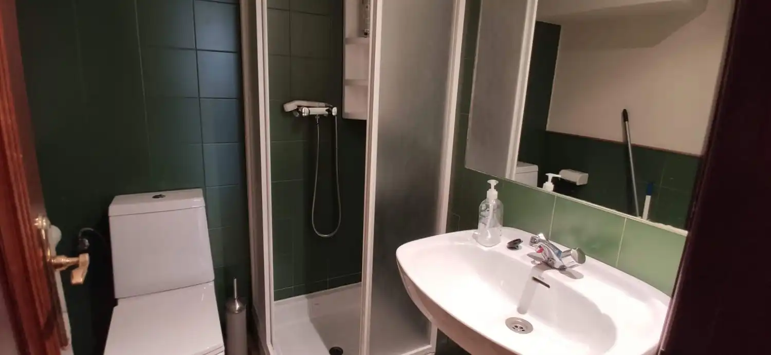 Badezimmer von Geschaftsraum zum Verkauf in Sanxenxo