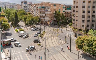 Vista exterior de Pis en venda en  Granada Capital amb Aire condicionat i Terrassa