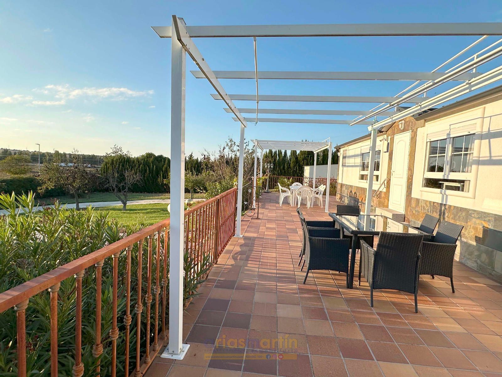 Terrassa de Casa o xalet en venda en Vega de Tirados amb Aire condicionat, Calefacció i Jardí privat