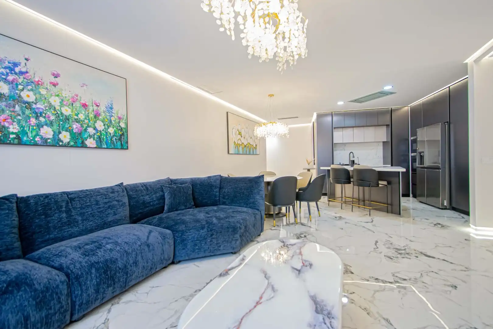Living room of Flat for sale in Sevilla  with Air Conditioner, Heating and Furnished