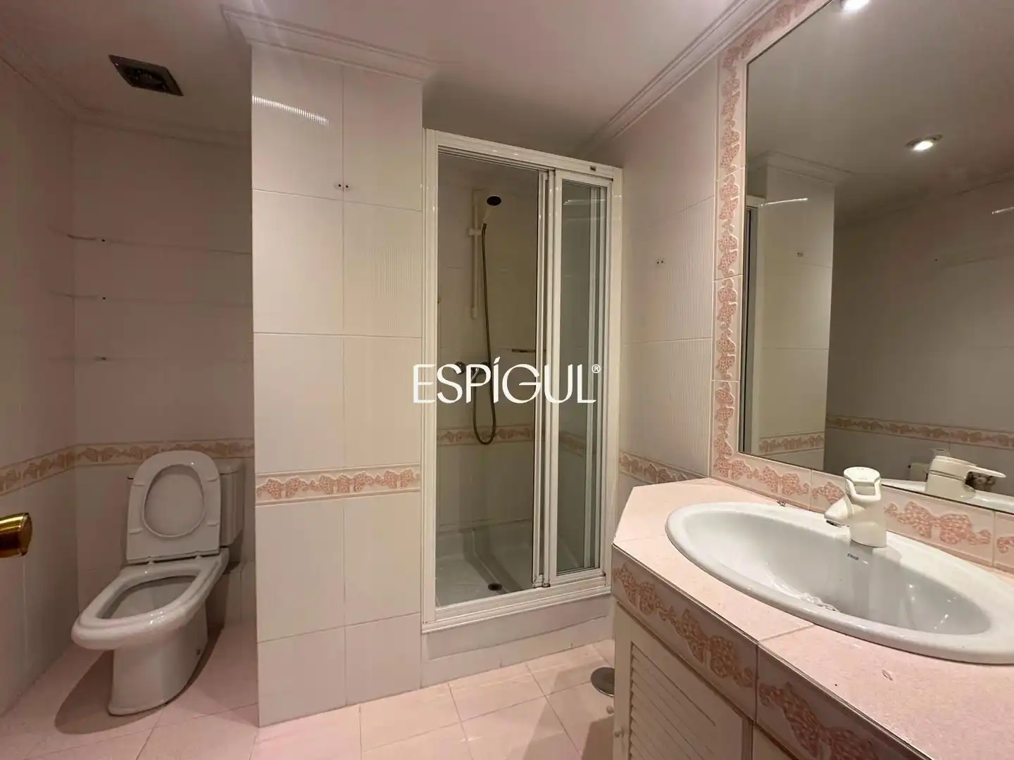 Baño de Ático en venta en Madrid con Aire acondicionado, Calefacción y Terraza