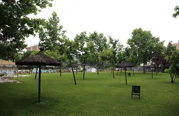 Jardín de Planta baja en venta en Alcalá de Henares con Aire acondicionado, Calefacción y Amueblado