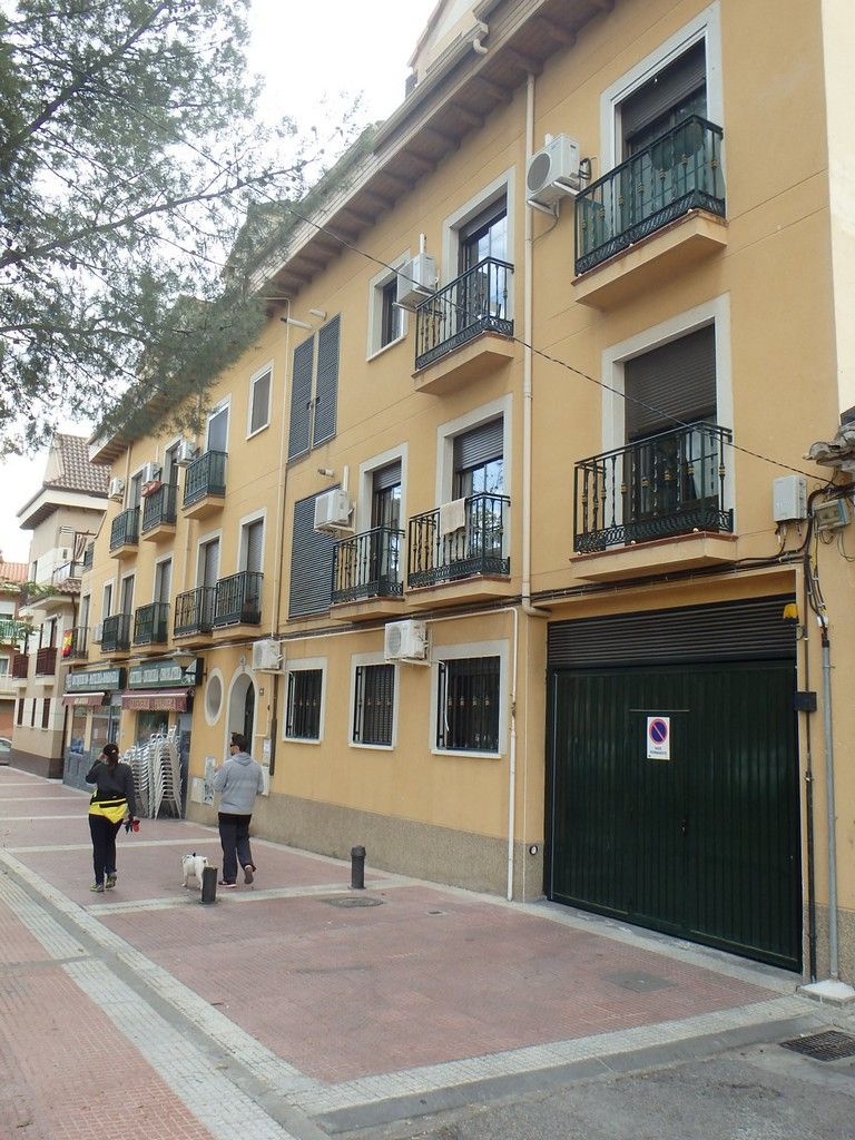 Vista exterior de Piso en venta en Velilla de San Antonio con Trastero