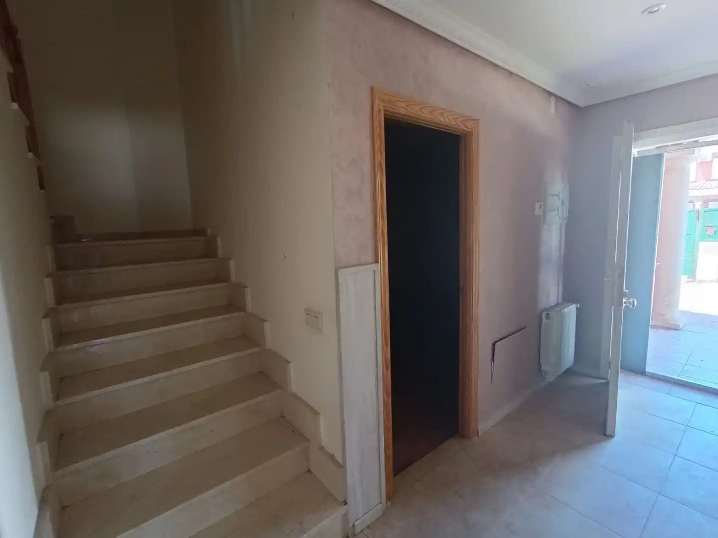 Houses for sale in Barcience  with Private garden