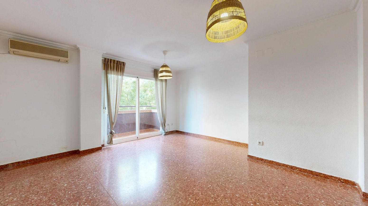 Vista exterior de Pis en venda en Torrent amb Aire condicionat, Calefacció i Terrassa