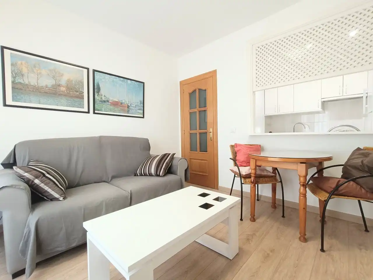Sala de estar de Piso de alquiler en Madrid con Aire acondicionado, Terraza y Amueblado