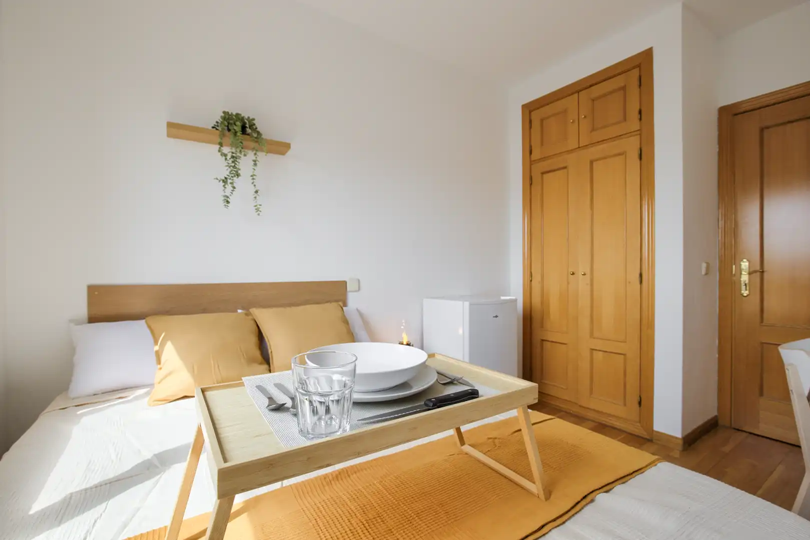 Zimmer in Calle de los Monasterios de Suso y Yuso, Montecarmelo