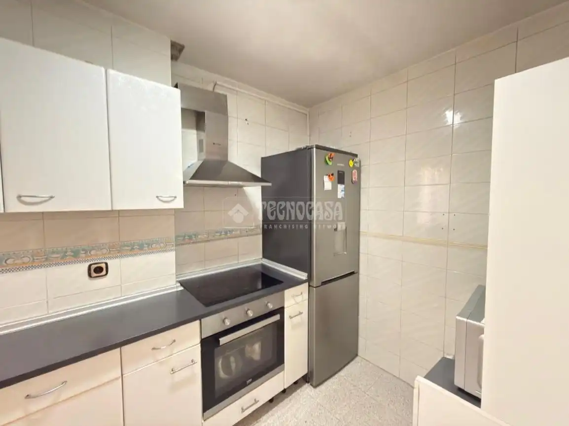 Kitchen of Flat for sale in Zaragoza  with Air Conditioner, Heating and Furnished