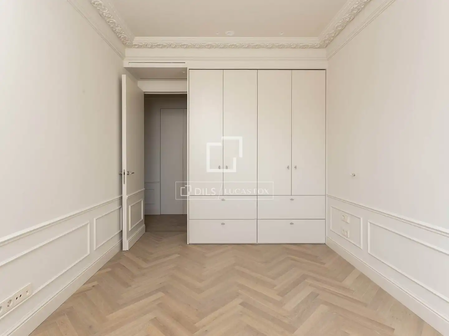 Bedroom of Attic for sale in Barcelona  with Air Conditioner, Heating and Parquet flooring