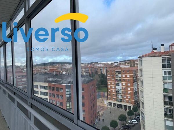 Vista exterior de Pis per a compartir en Burgos Capital amb Calefacció i Parquet
