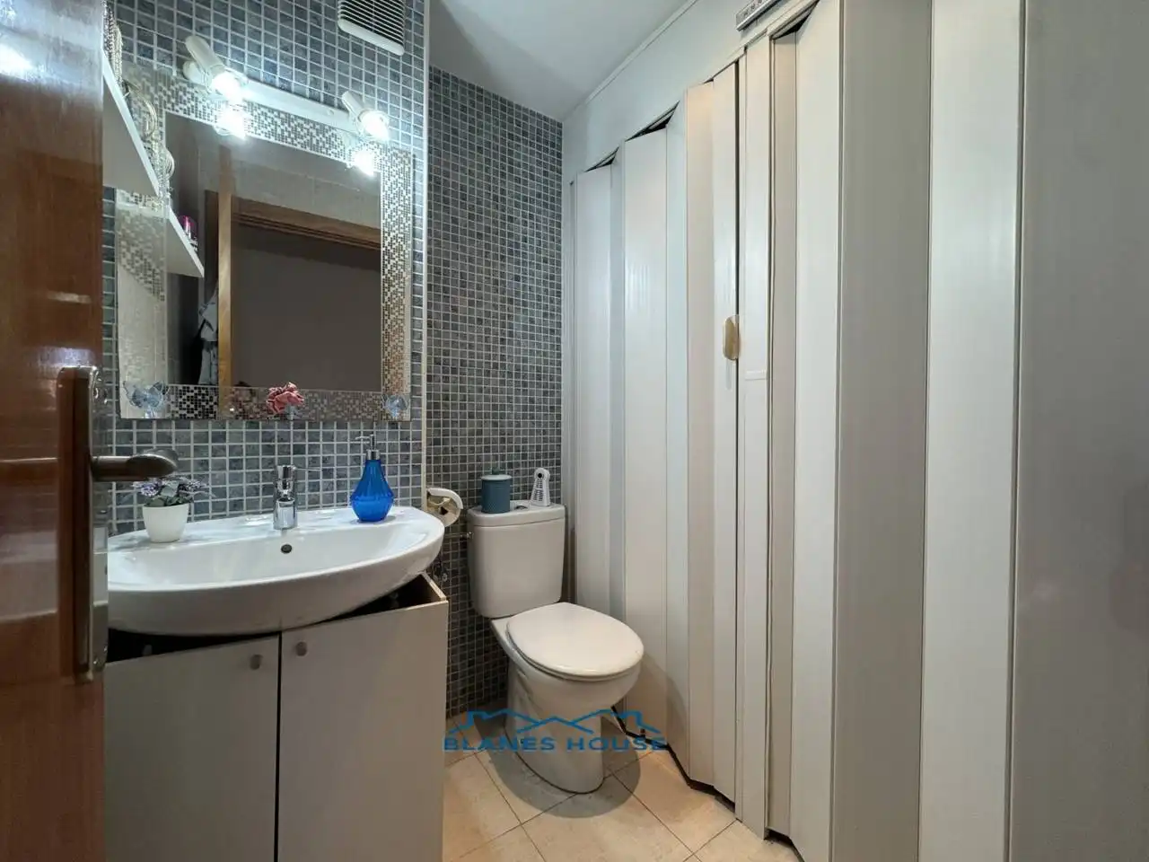 Bathroom of Flat for sale in Tordera  with Air Conditioner, Heating and Parquet flooring
