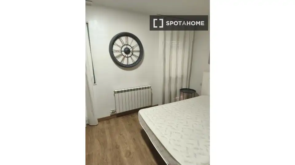 Dormitori de Apartament per a compartir en Terrassa amb Aire condicionat, Calefacció i Terrassa