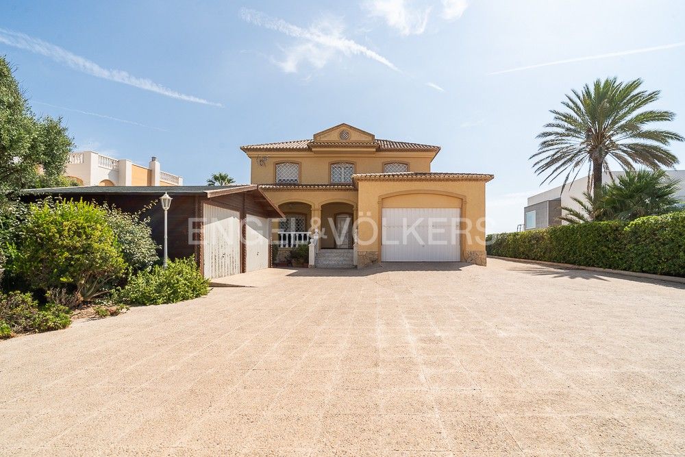 Exterior view of Country house for sale in Cullera  with Air Conditioner, Heating and Private garden