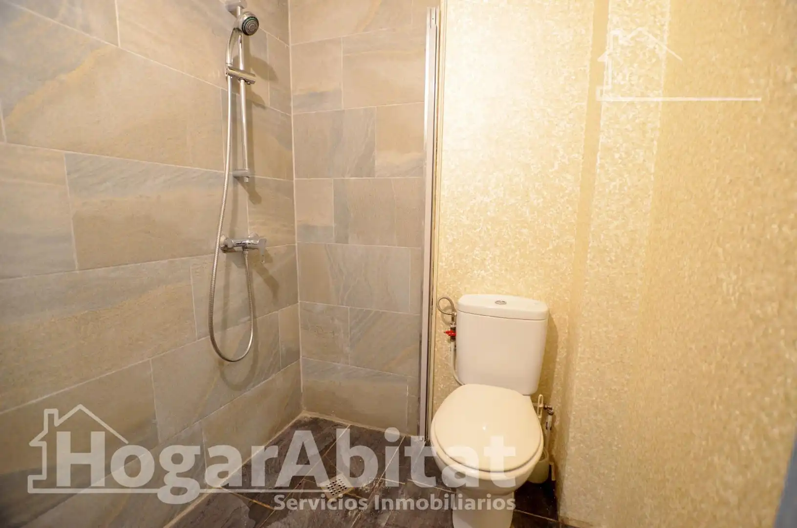 Baño de Piso en venta en Alicante / Alacant con Amueblado y Balcón