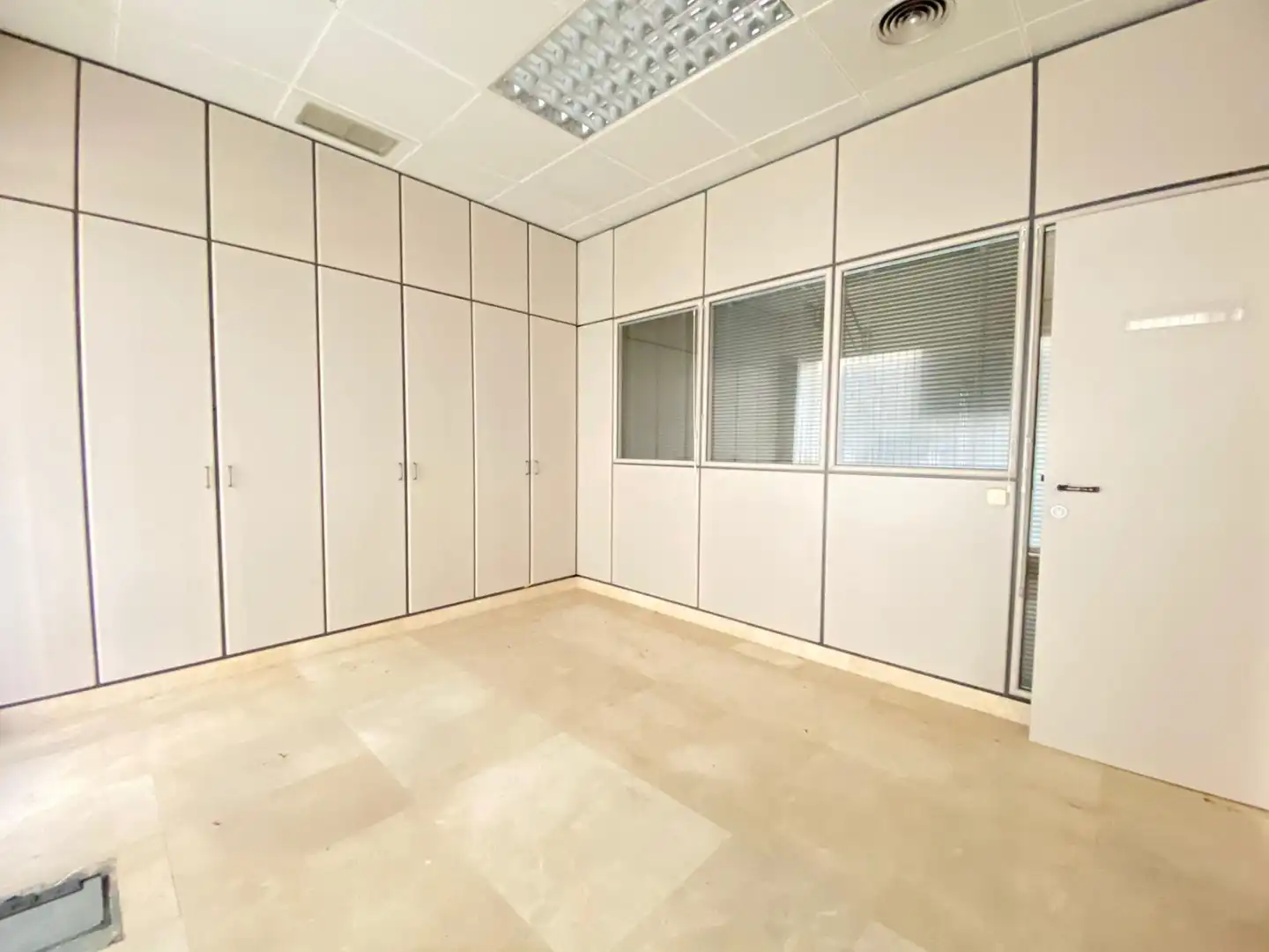 Local comercial en venta en Calle CARRATALA 43, imagen 9