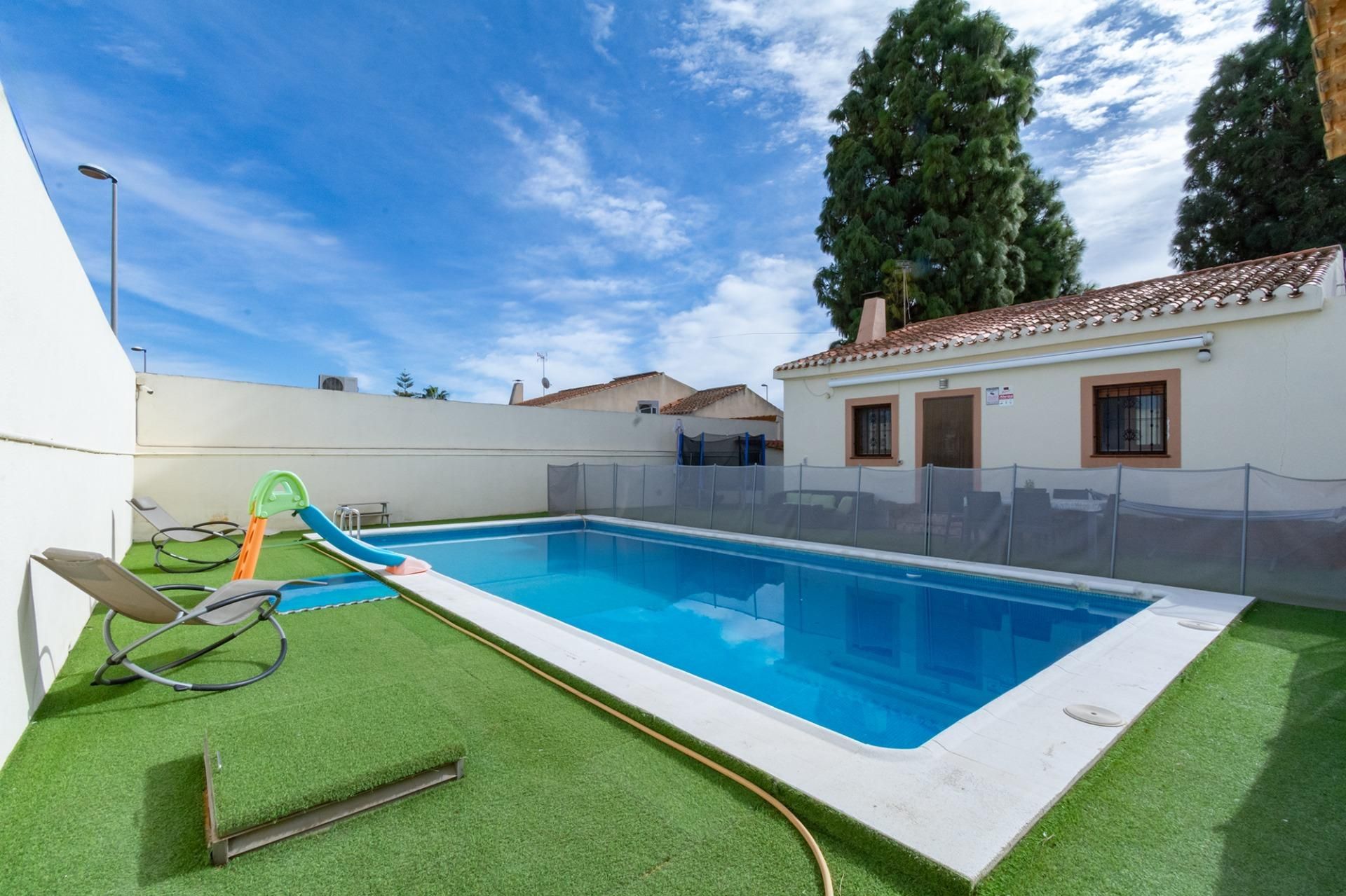 Piscina de Casa o chalet en venta en Cartagena con Aire acondicionado, Jardín privado y Trastero