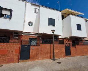 Exterior view of Single-family semi-detached to rent in  Granada Capital  with Air Conditioner, Terrace and Balcony