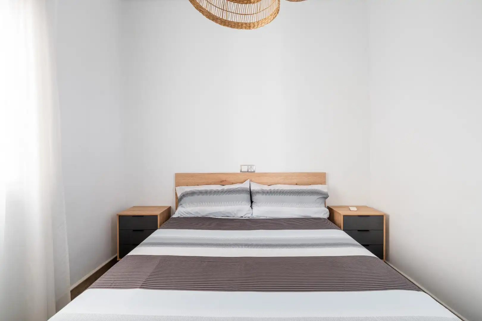 Habitación de Piso de alquiler en Almería con Aire acondicionado, Terraza y Amueblado