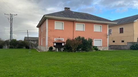 SE VENDE VIVIENDA UNIFAMILIAR CON TERRENO EN BARRES