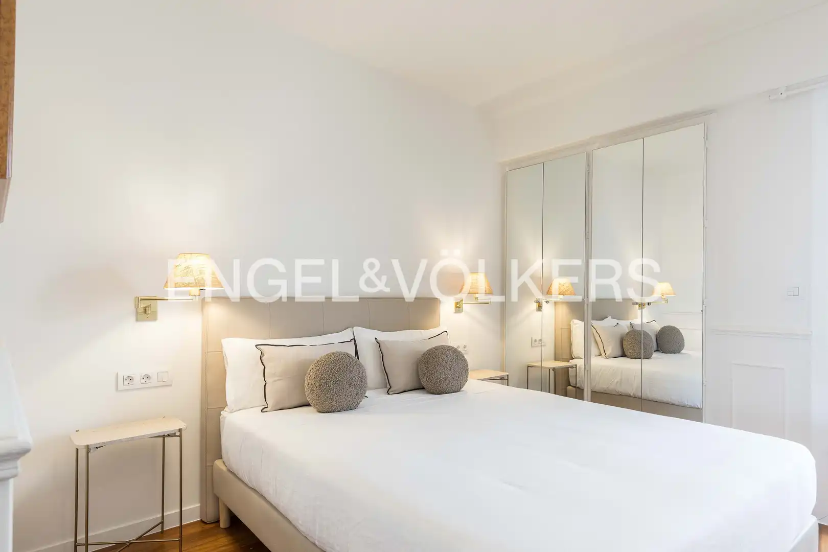 Bedroom of Flat for rent in Barcelona  with Air Conditioner, Heating and Parquet flooring