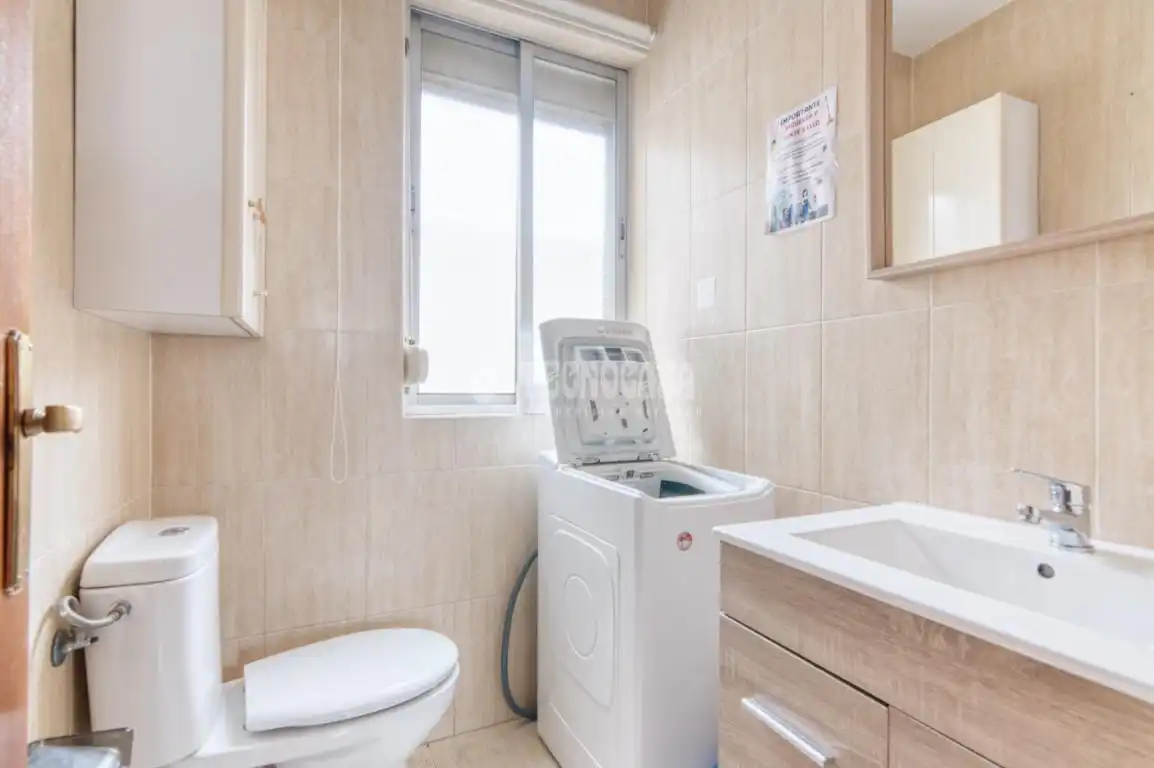 Baño de Piso en venta en Salamanca con Calefacción y Balcón