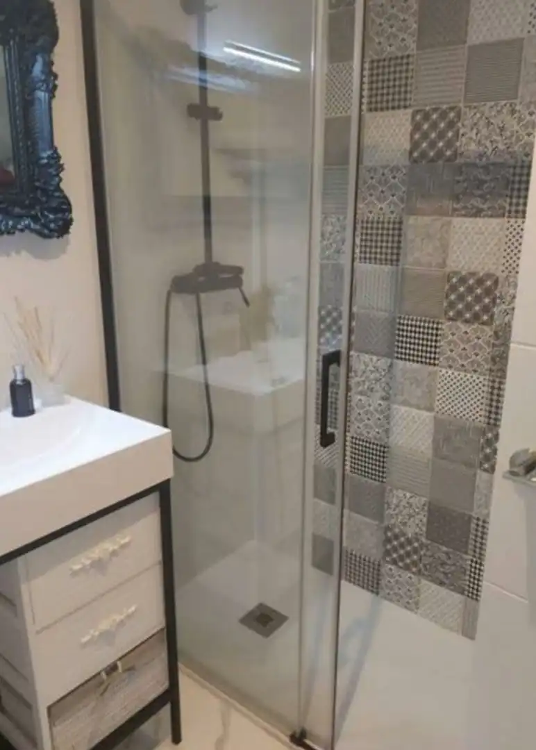 Baño de Estudio de alquiler en Algeciras con Aire acondicionado y Amueblado