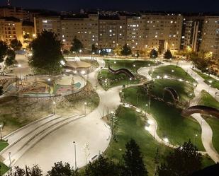 Vista exterior de Pis de lloguer en Vigo  amb Parquet, Traster i Moblat