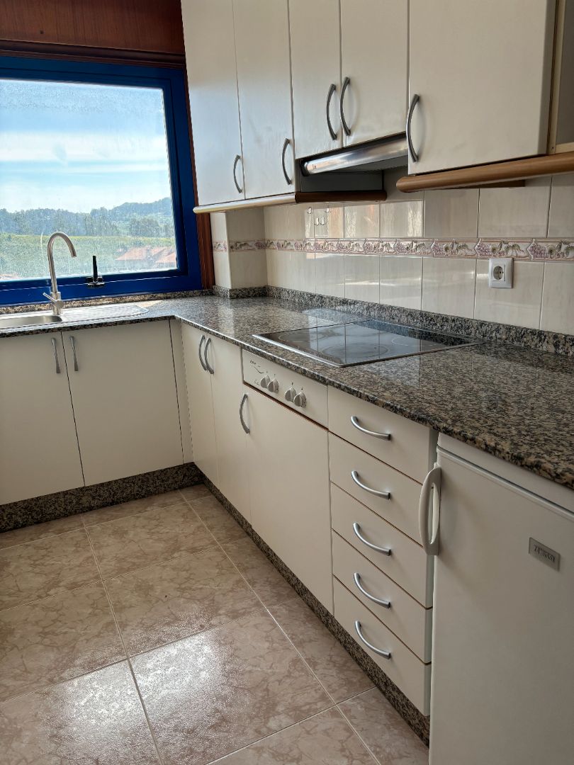Kitchen of Apartment to rent in Vigo   with Heating, Terrace and Furnished