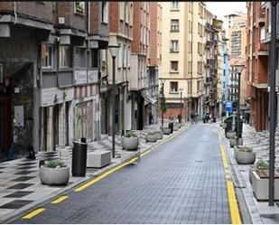 Vista exterior de Local en venda en Bilbao 