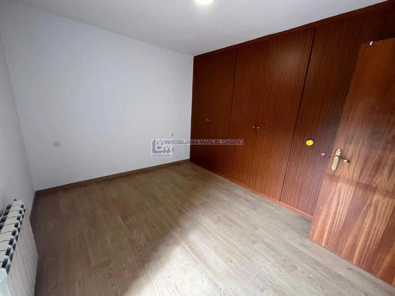 Dormitori de Casa adosada de lloguer en Cáceres amb Calefacció, Terrassa i Traster