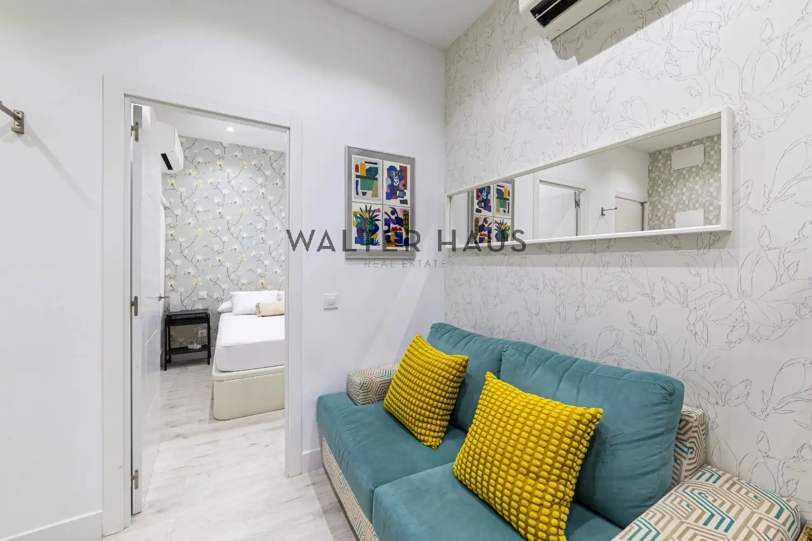 Living room of Flat for sale in Madrid  with Air Conditioner, Furnished and Oven