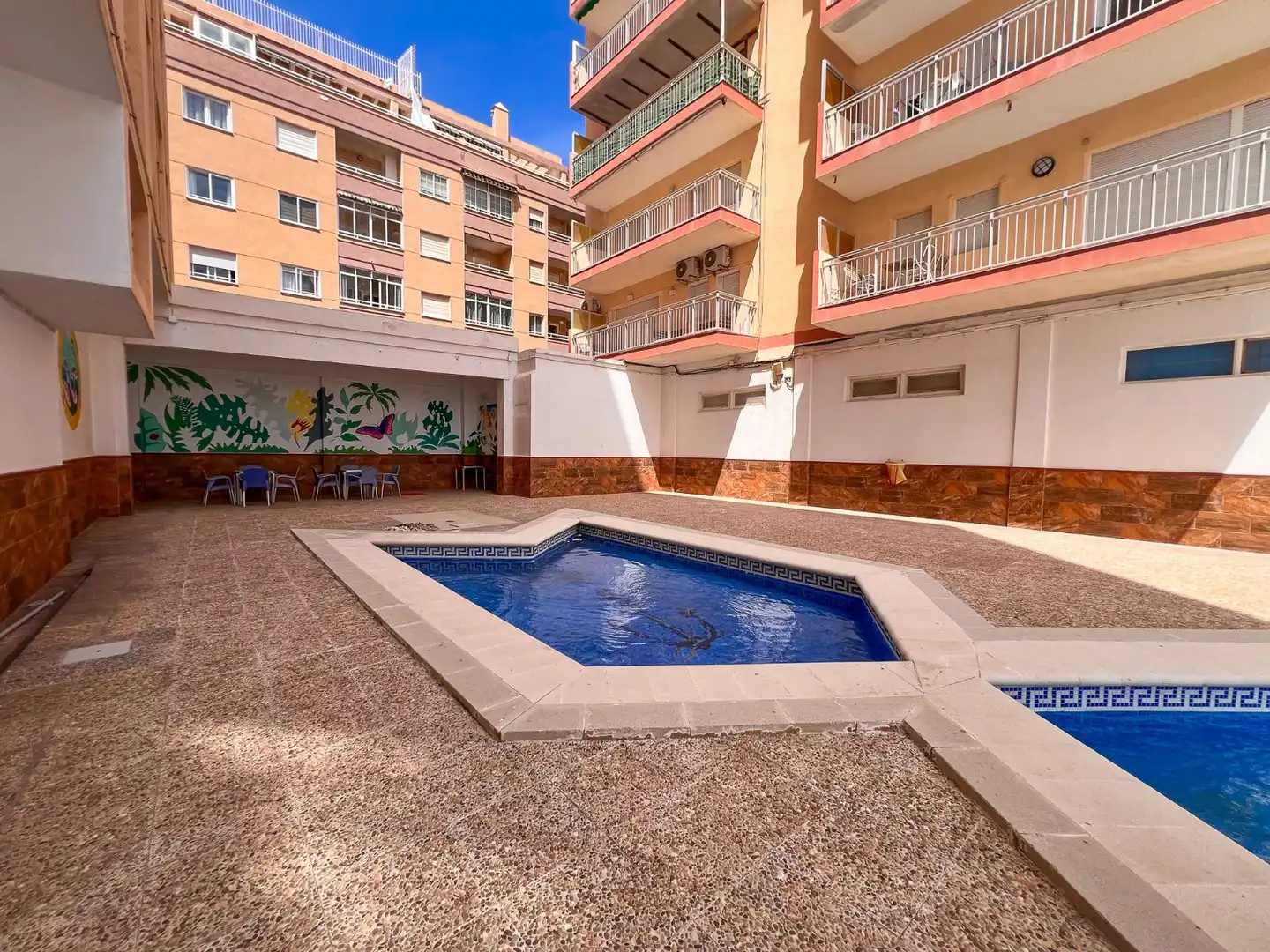Piscina de Apartamento en venta en Torrevieja con Aire acondicionado, Calefacción y Terraza