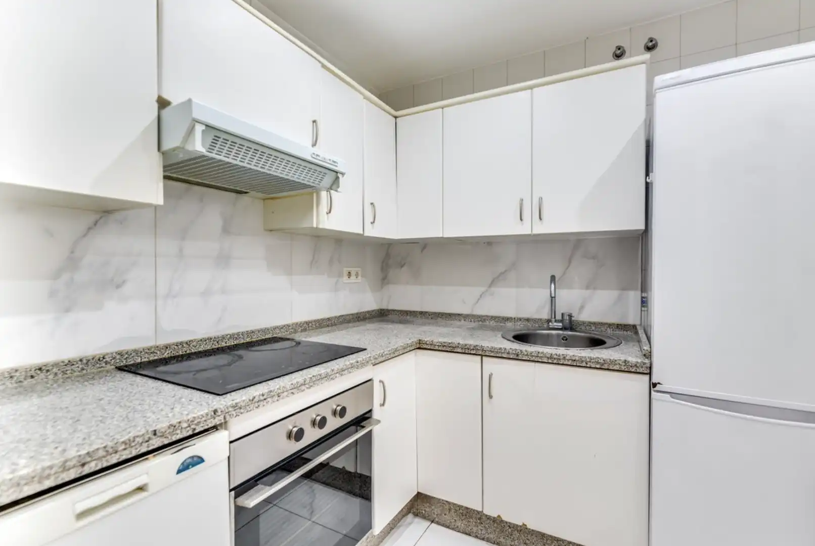 Cocina de Apartamento en venta en Estepona con Aire acondicionado, Calefacción y Terraza
