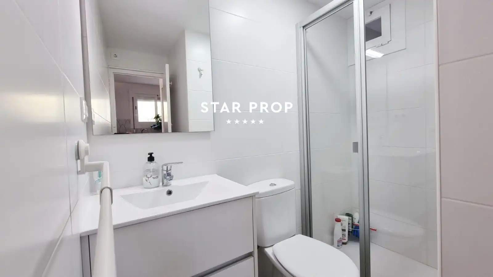 Bathroom of Flat for sale in Llançà  with Terrace, Washing machine and Microwave