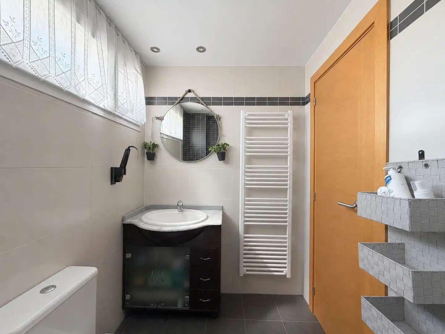 Baño de Piso en venta en Ávila con Calefacción, Trastero y Amueblado