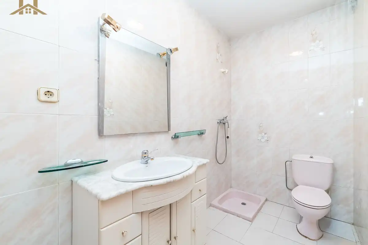 Baño de Casa o chalet en venta en Villaviciosa de Odón con Jardín privado, Terraza y Trastero