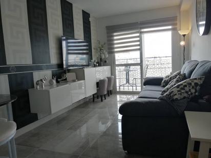 Living room of Flat for sale in Estepona  with Air Conditioner, Terrace and Balcony