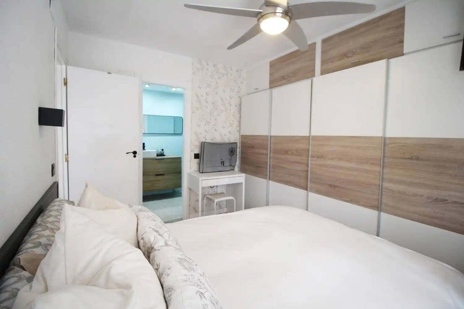 Habitación de Apartamento en venta en Oropesa del Mar / Orpesa con Aire acondicionado, Jardín privado y Terraza
