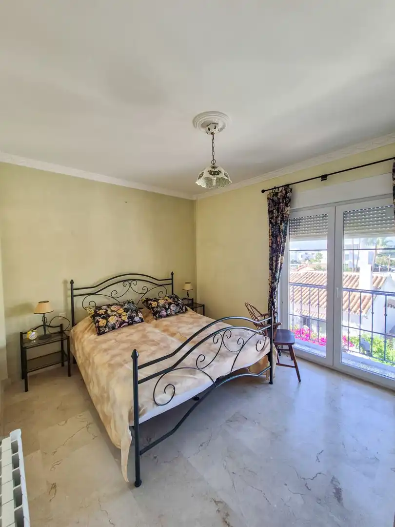 Bedroom of Houses for sale in Fuengirola  with Air Conditioner, Heating and Private garden